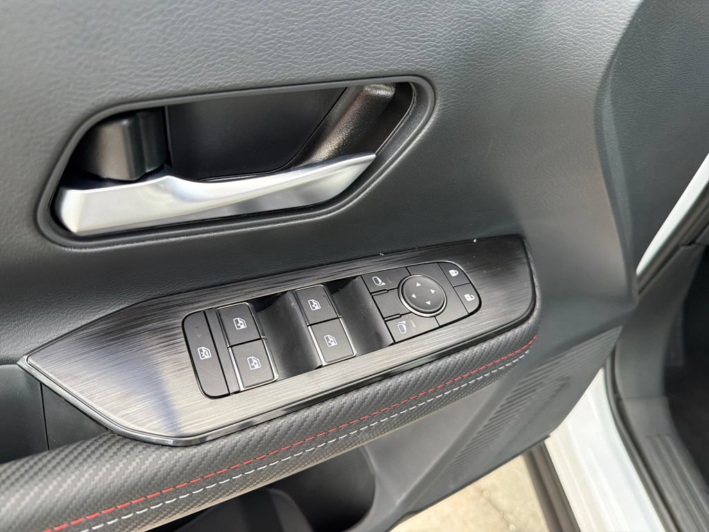 New 2026 Nissan Kicks SR w/ SR Premium Package FWD image 18