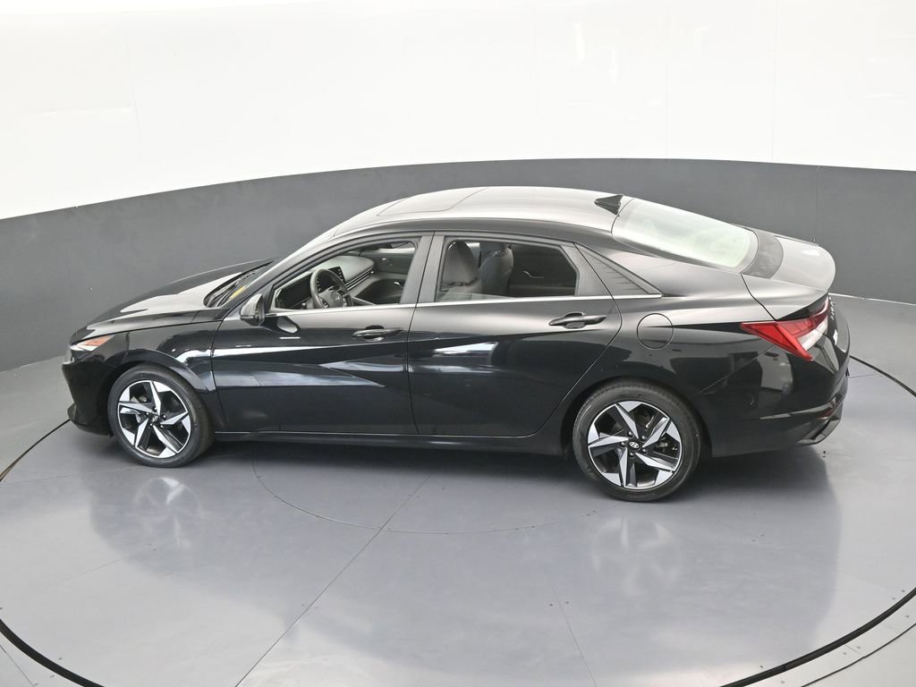 Used 2022 Hyundai Elantra SEL w/ Convenience + Premium Package image 47