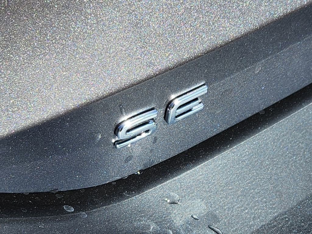 New 2026 Volkswagen Tiguan SE image 30