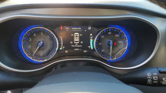 Certified 2024 Chrysler Pacifica Touring-L image 11