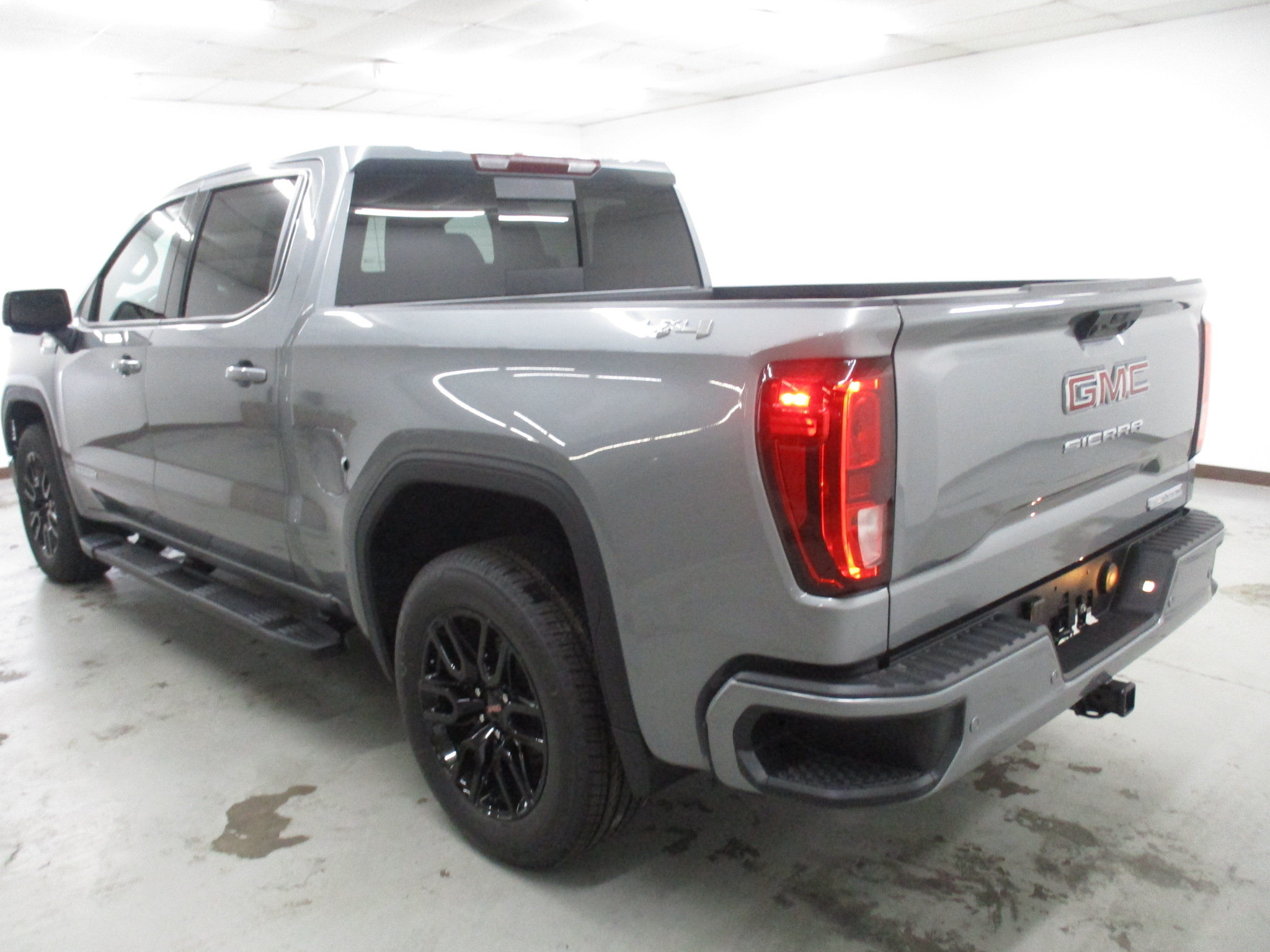 New 2026 GMC Sierra 1500 Elevation w/ Elevation Premium Package AWD/4WD image 14
