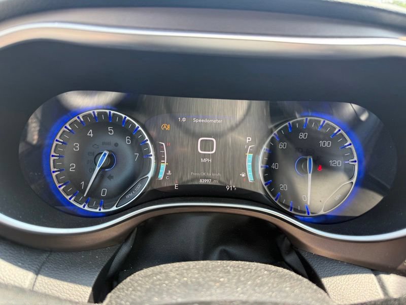 Used 2019 Chrysler Pacifica Touring-L Plus FWD image 11