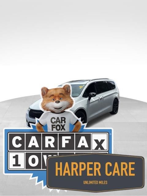 Used 2024 Chrysler Pacifica Limited w/ S Appearance Package image 1