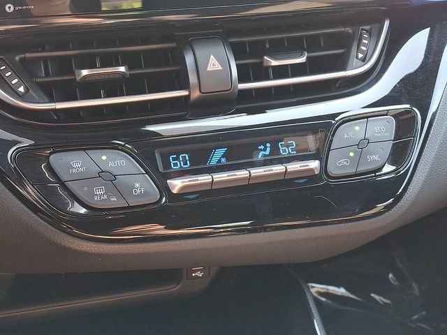 Used 2022 Toyota C-HR XLE FWD image 17