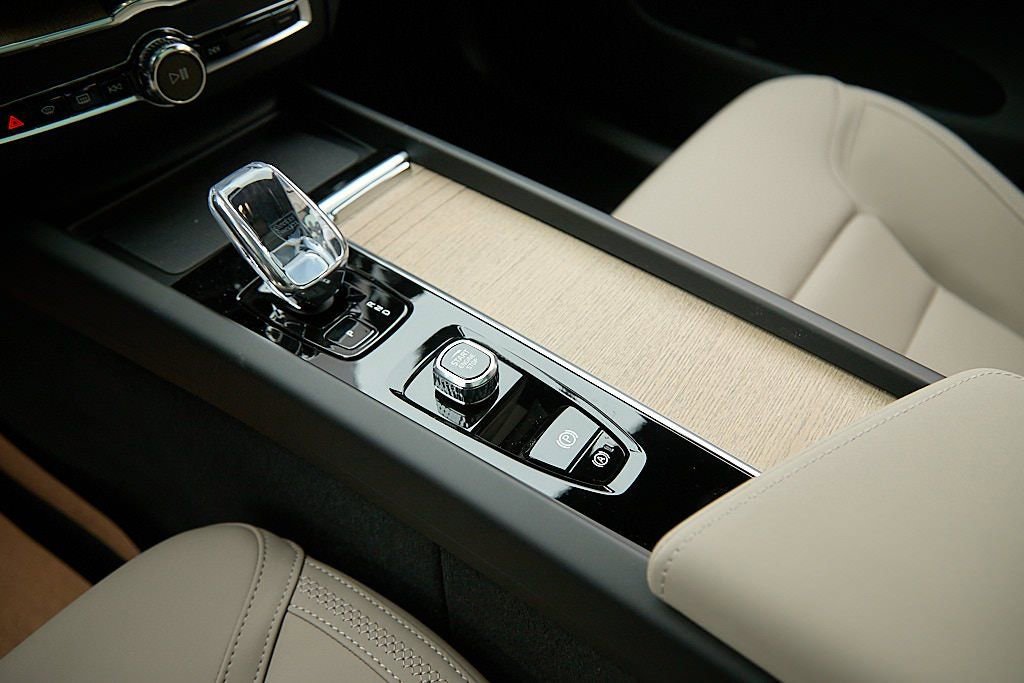 New 2026 Volvo XC60 B5 Plus w/ Protection Package Premier image 18