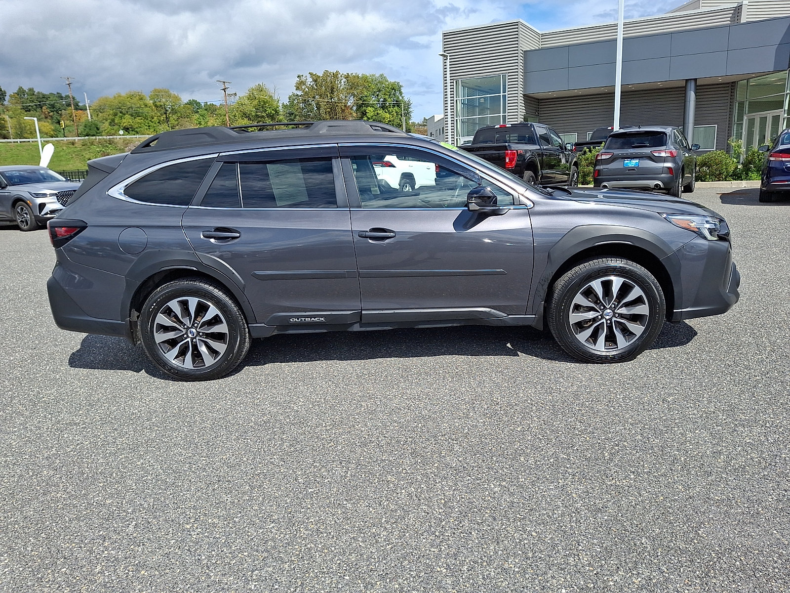 Used 2023 Subaru Outback Limited AWD/4WD image 8
