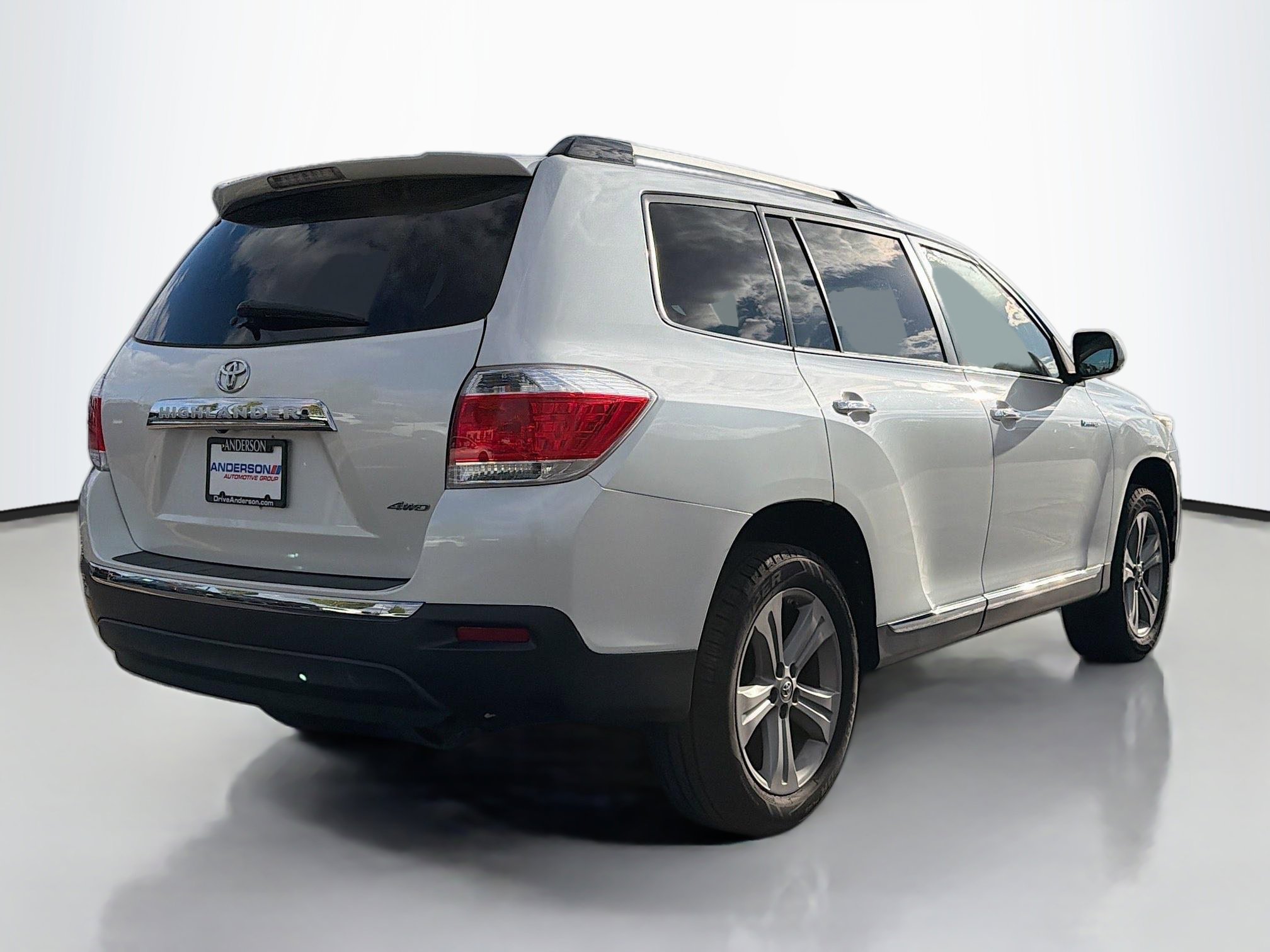 Used 2013 Toyota Highlander Limited AWD/4WD image 2