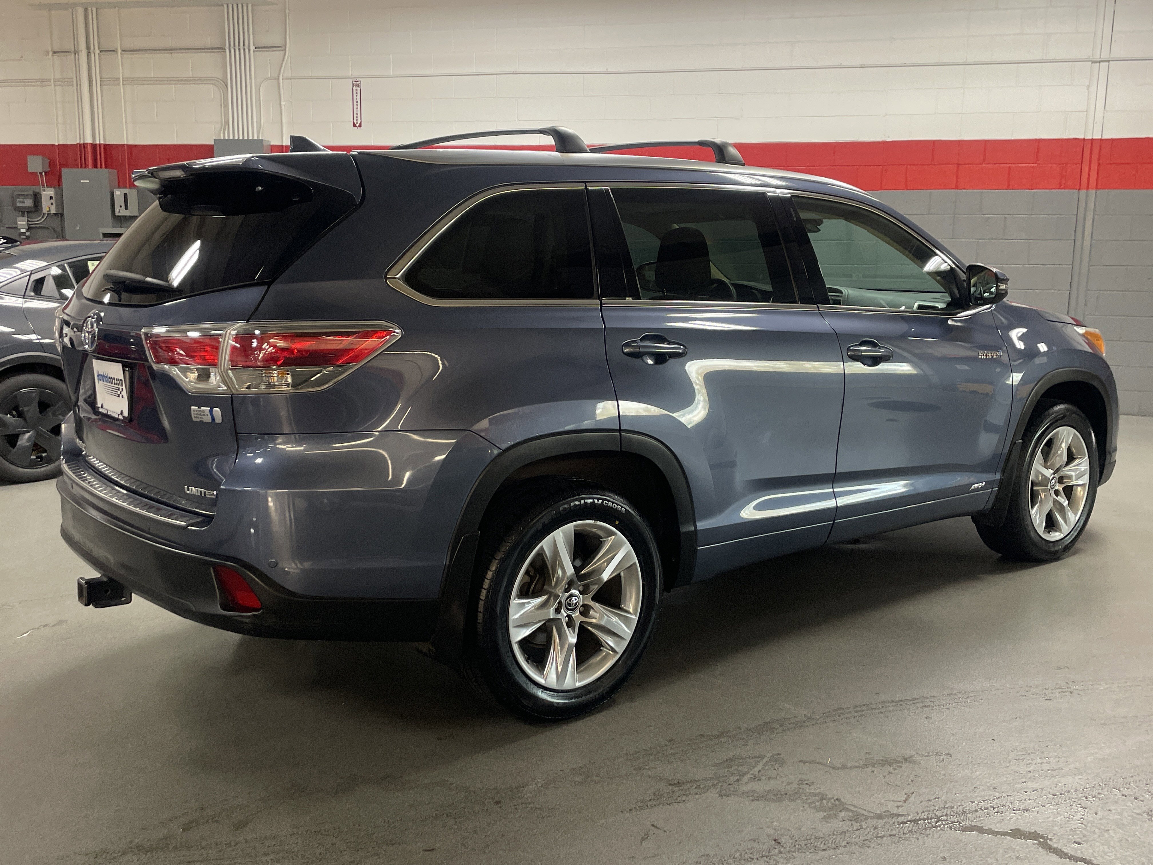 Used 2016 Toyota Highlander Limited image 9