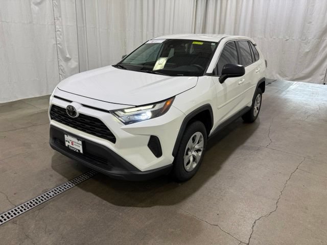 Used 2024 Toyota RAV4 LE AWD/4WD image 8