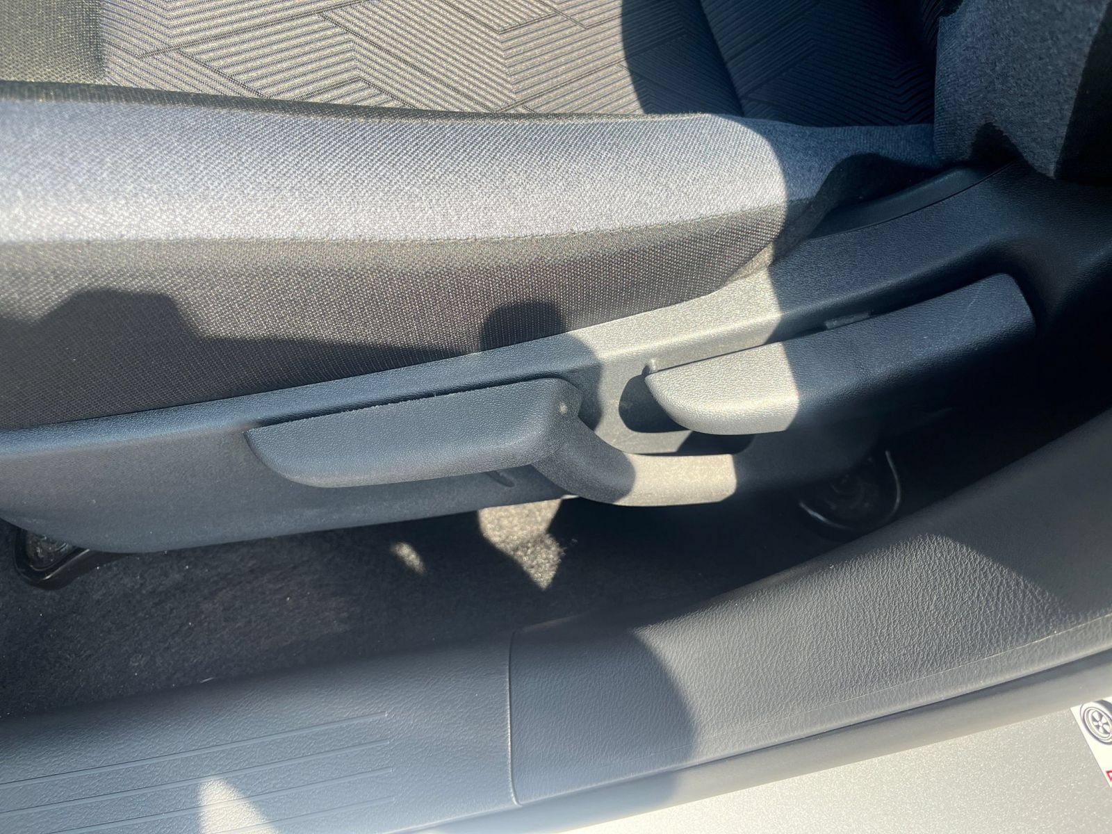 Used 2025 Nissan Versa SV FWD image 18