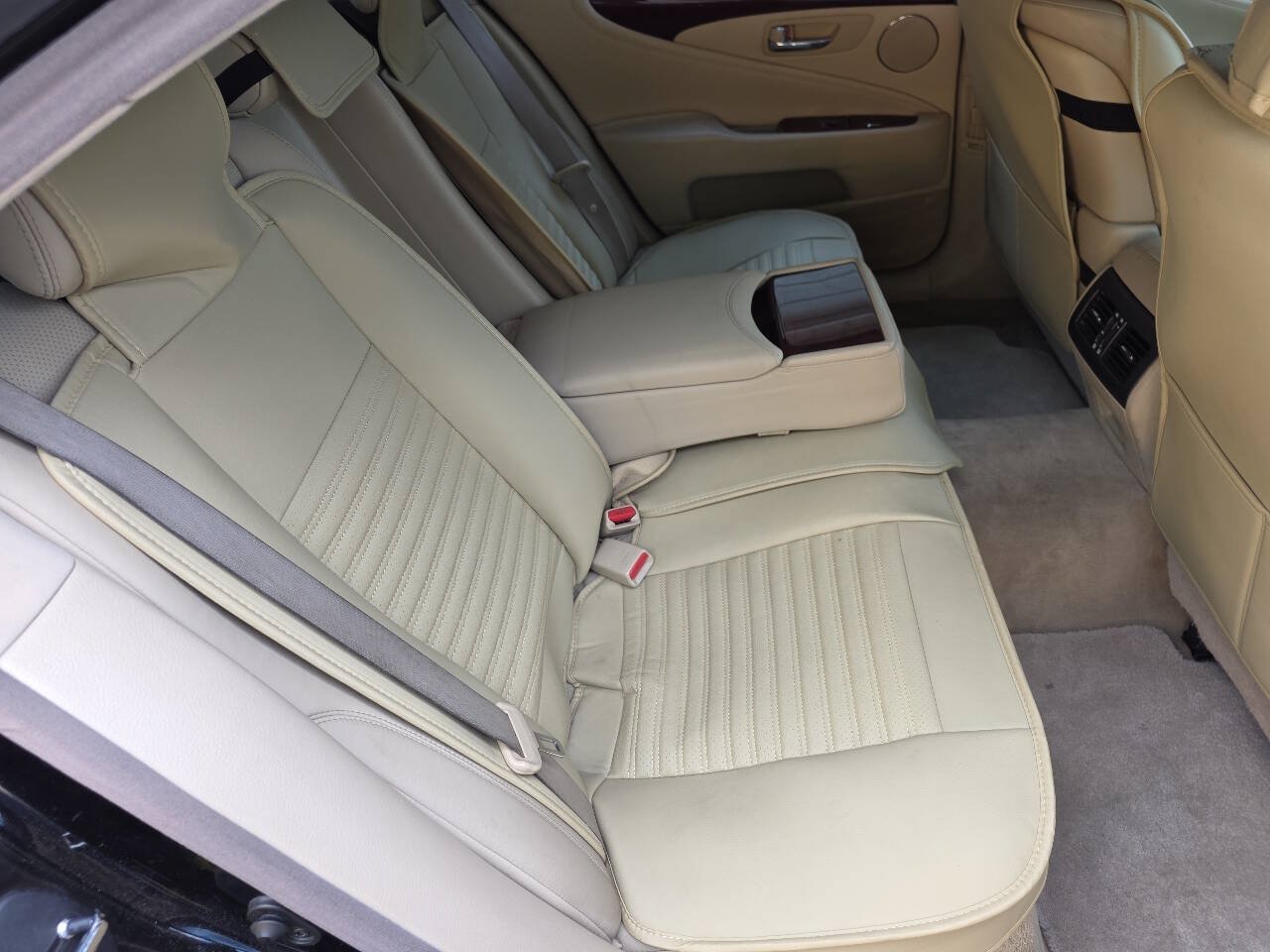 Used 2008 Lexus LS 460 w/ Comfort Pkg RWD image 19
