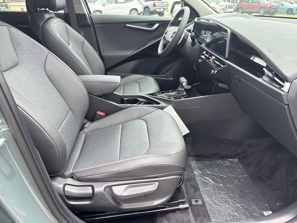 New 2025 Kia Niro SX Touring image 13