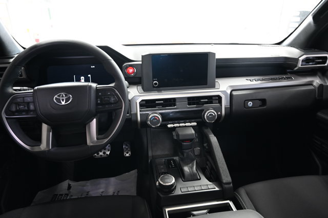 Used 2025 Toyota Tacoma TRD Sport AWD/4WD image 14
