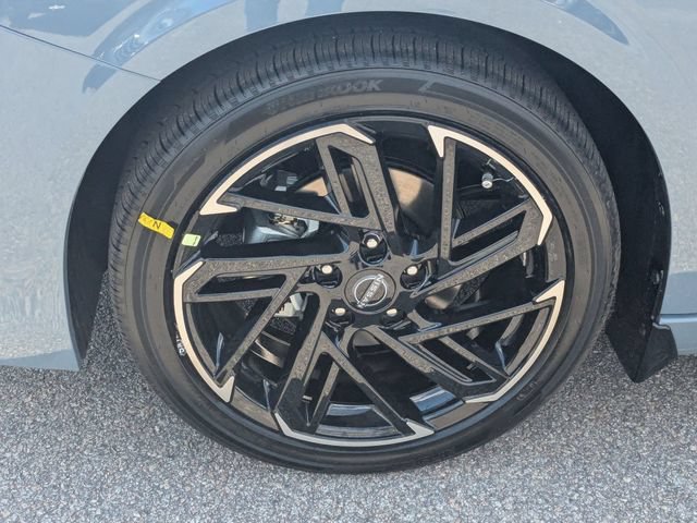 New 2026 Nissan Sentra SR w/ SR Premium Package FWD image 10