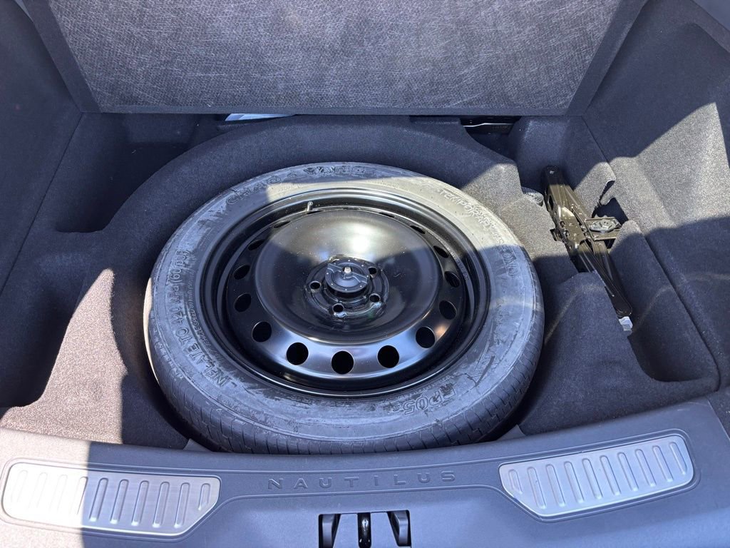 Used 2025 Lincoln Nautilus Reserve AWD/4WD image 16