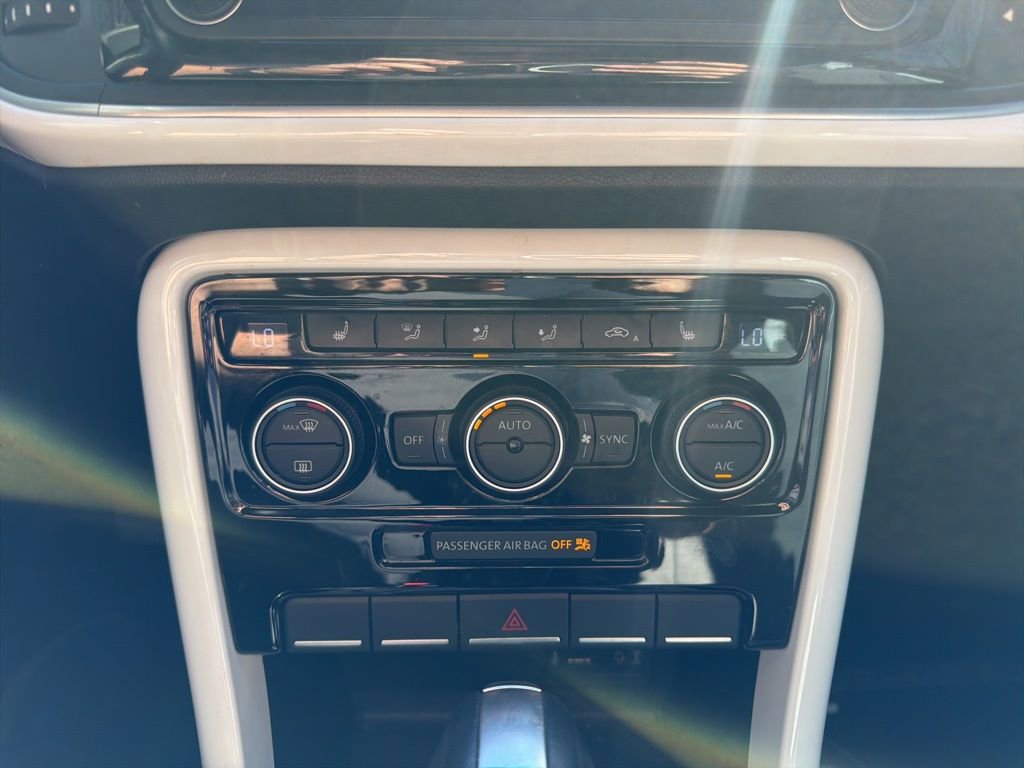 Used 2019 Volkswagen Beetle 2.0T SE image 20