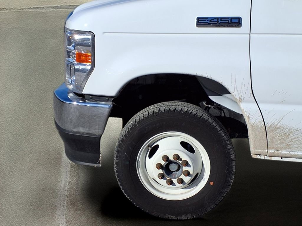 New 2024 Ford E-450 and Econoline 450 Super Duty w/ Power Windows & Locks Group RWD image 5