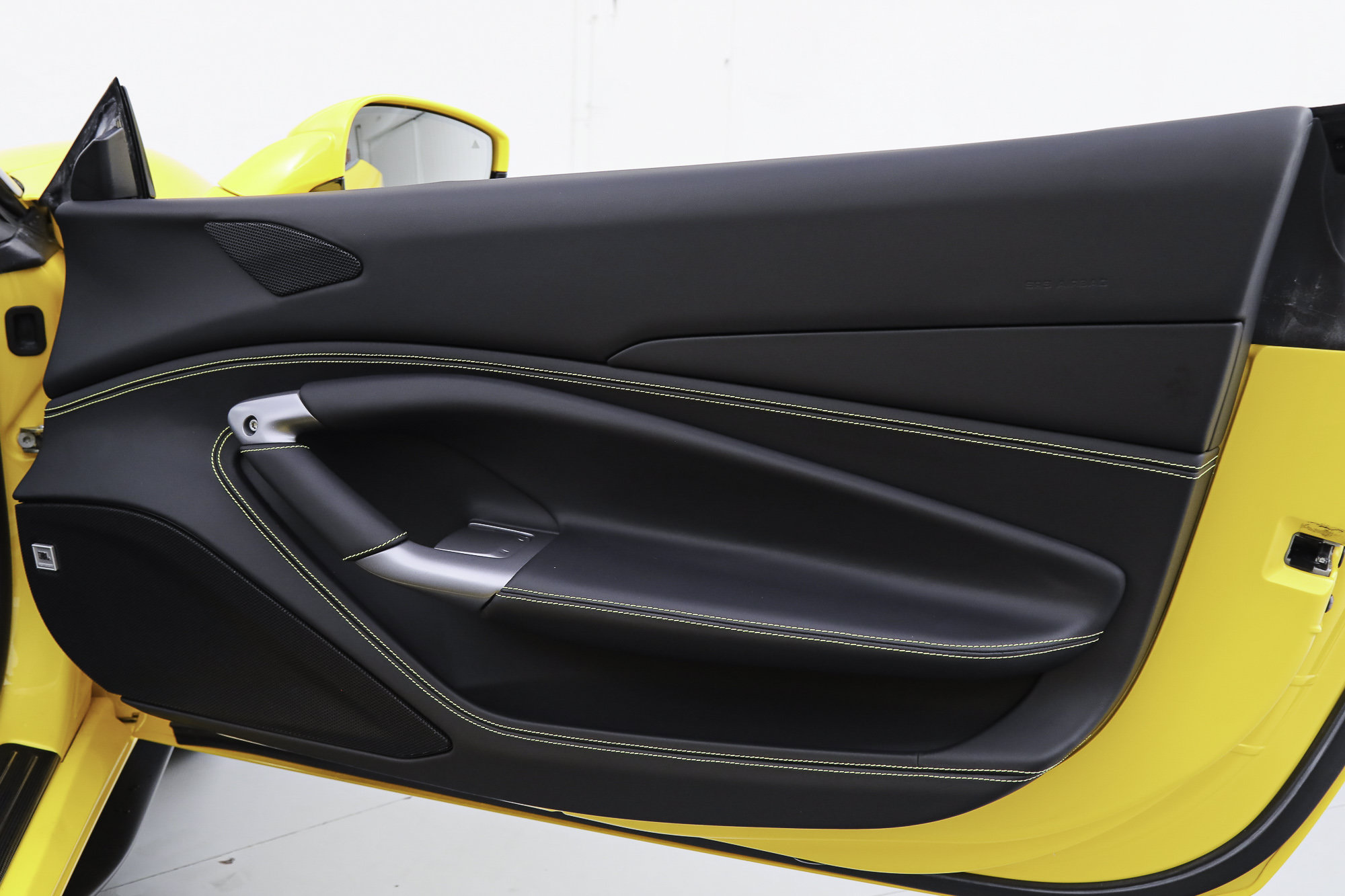 Certified 2022 Ferrari F8 Tributo RWD image 28