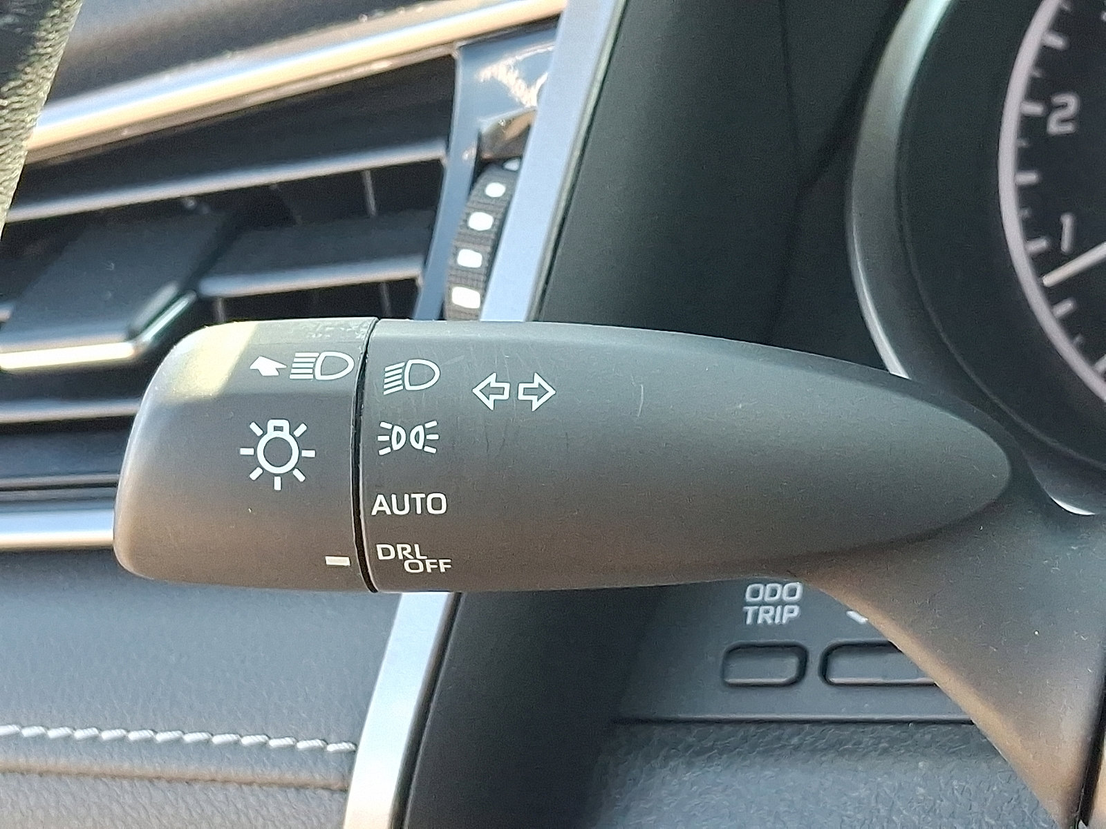 Certified 2023 Toyota Camry SE image 27