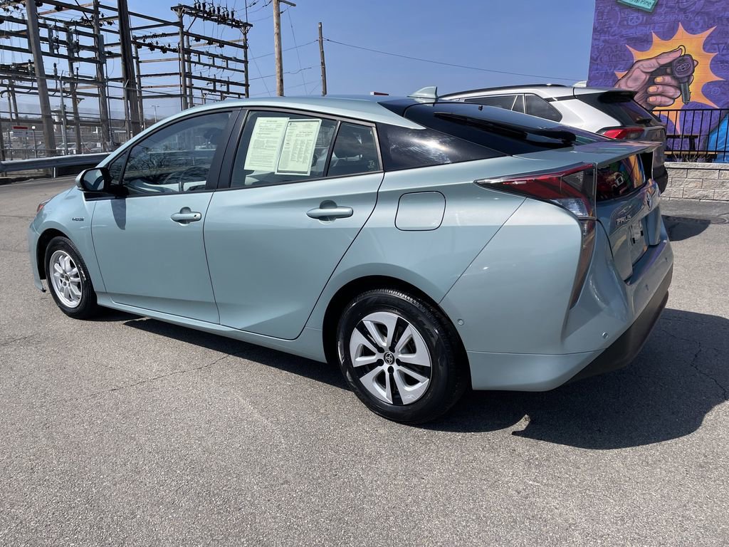 Used 2017 Toyota Prius Four w/ Advanced Technology Package image 3