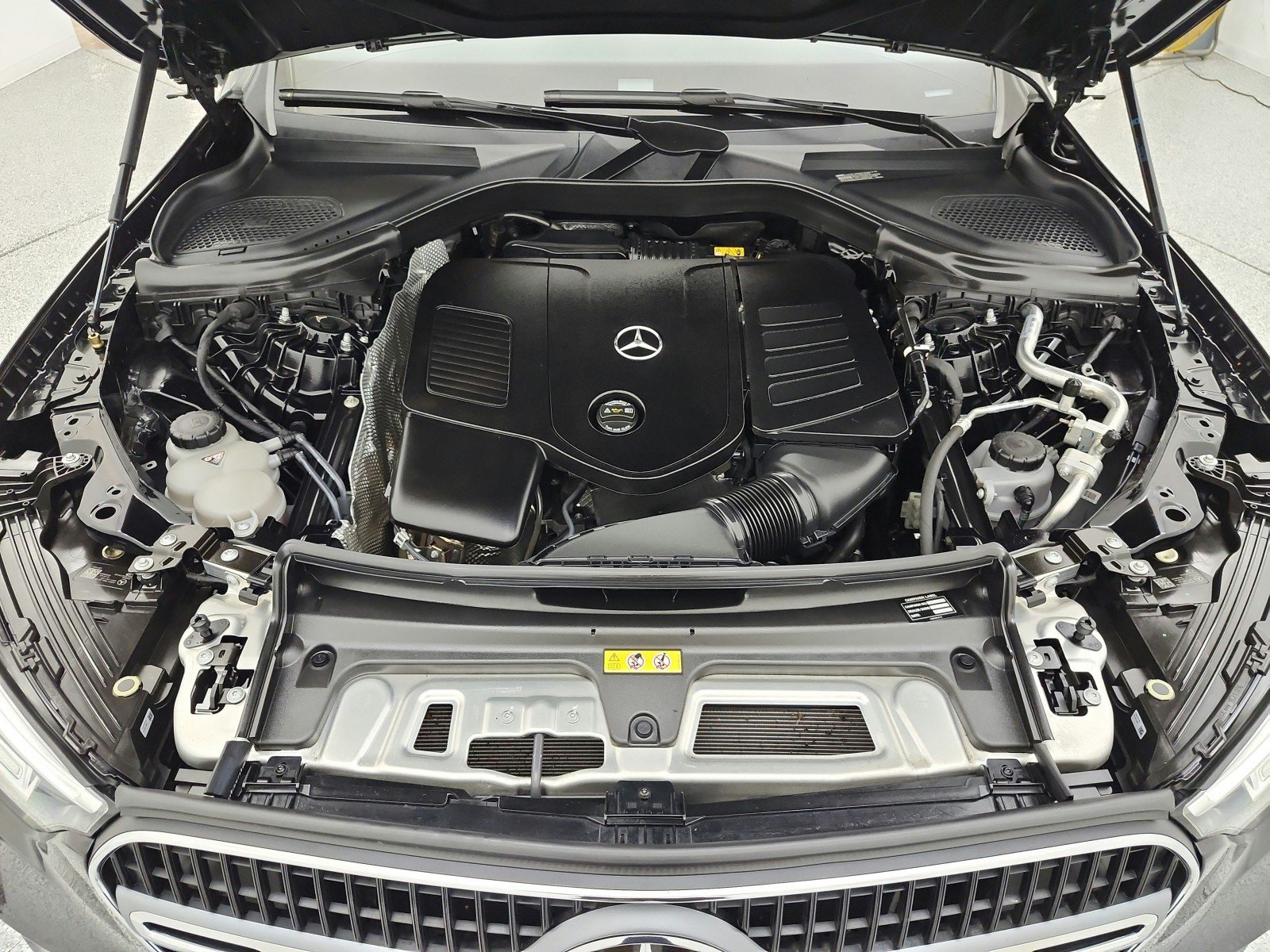 Certified 2023 Mercedes-Benz GLC 300 4MATIC w/ Driver Assistance Package image 16