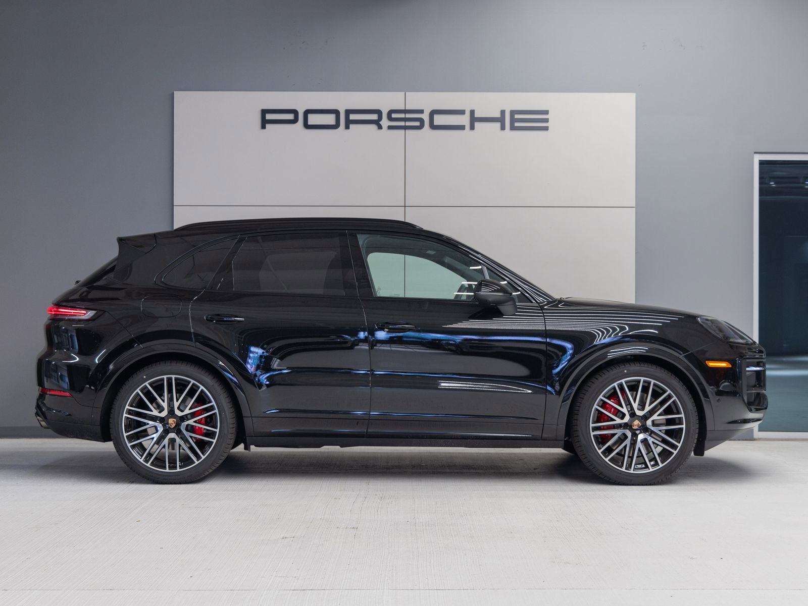 New 2026 Porsche Cayenne S image 8