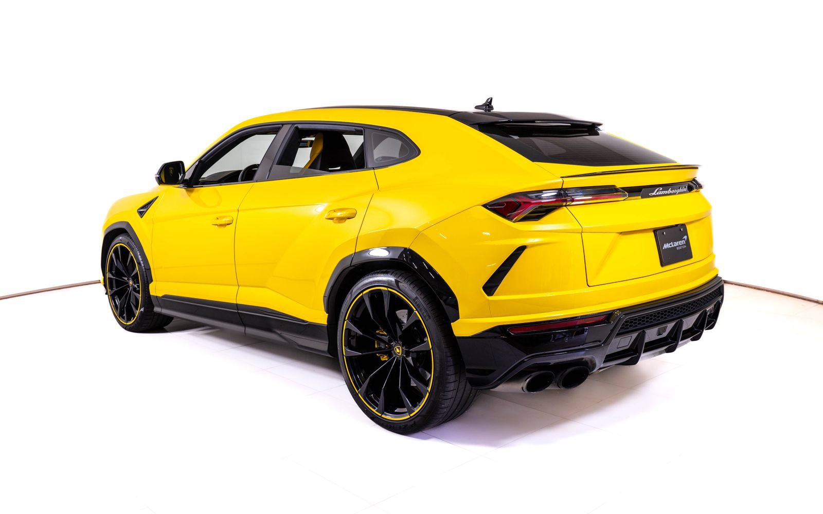 Used 2021 Lamborghini Urus AWD/4WD image 3