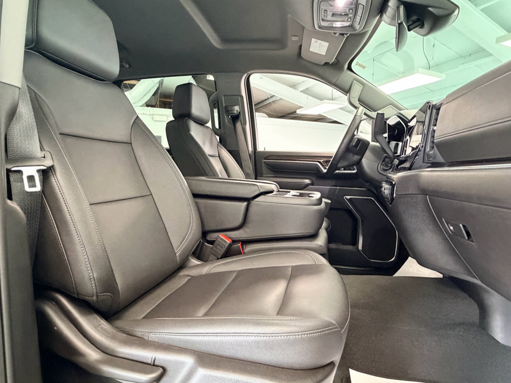 Used 2024 Chevrolet Silverado 2500 LT w/ Midnight Edition image 28