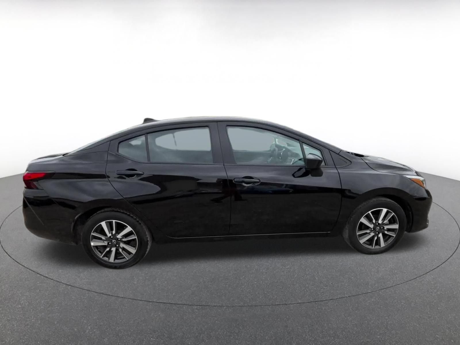 Used 2025 Nissan Versa SV FWD image 16