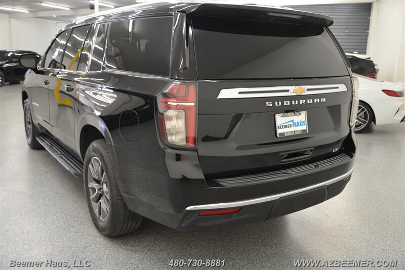 Used 2021 Chevrolet Suburban LT RWD image 12