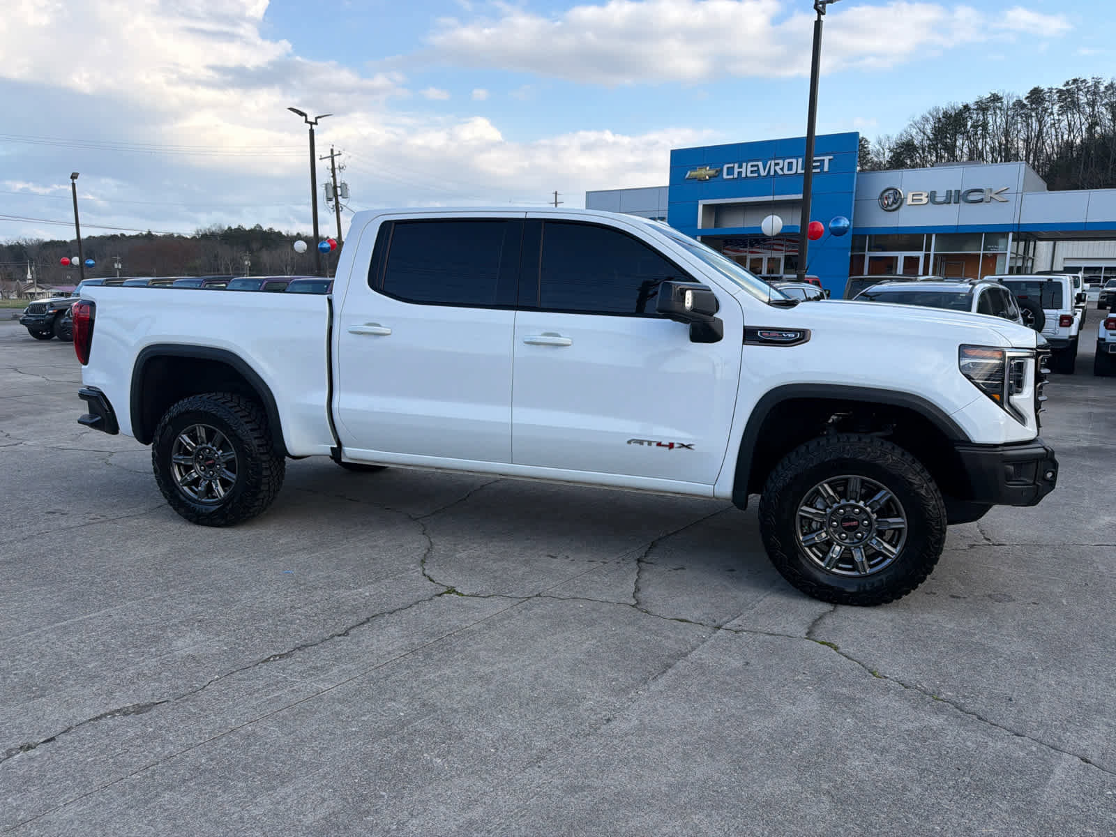 Used 2025 GMC Sierra 1500 AT4X image 2