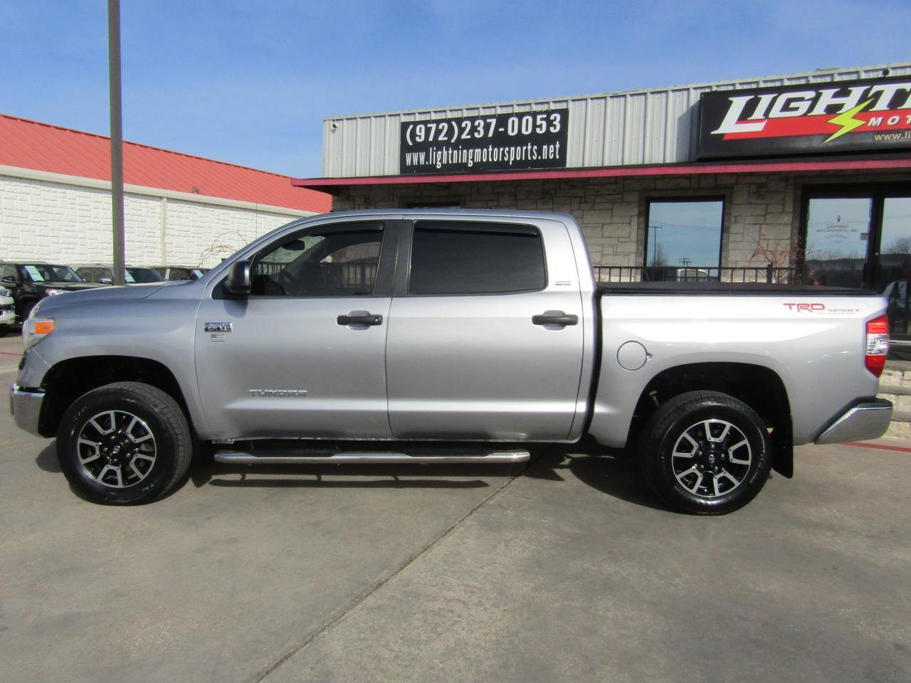 Used 2015 Toyota Tundra SR5 w/ SR5 Upgrade Package RWD image 2