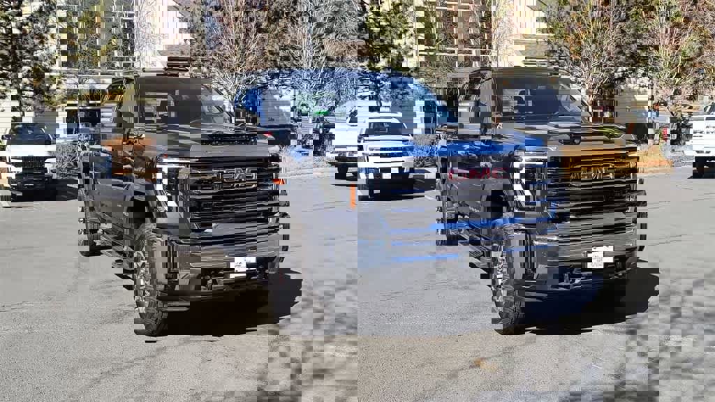 Used 2025 GMC Sierra 3500 SLE w/ SLE Value Package image 3