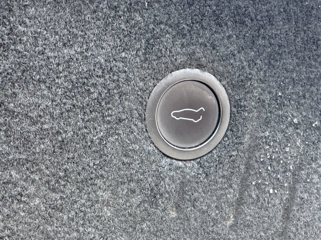 Used 2022 Tesla Model S AWD/4WD image 12