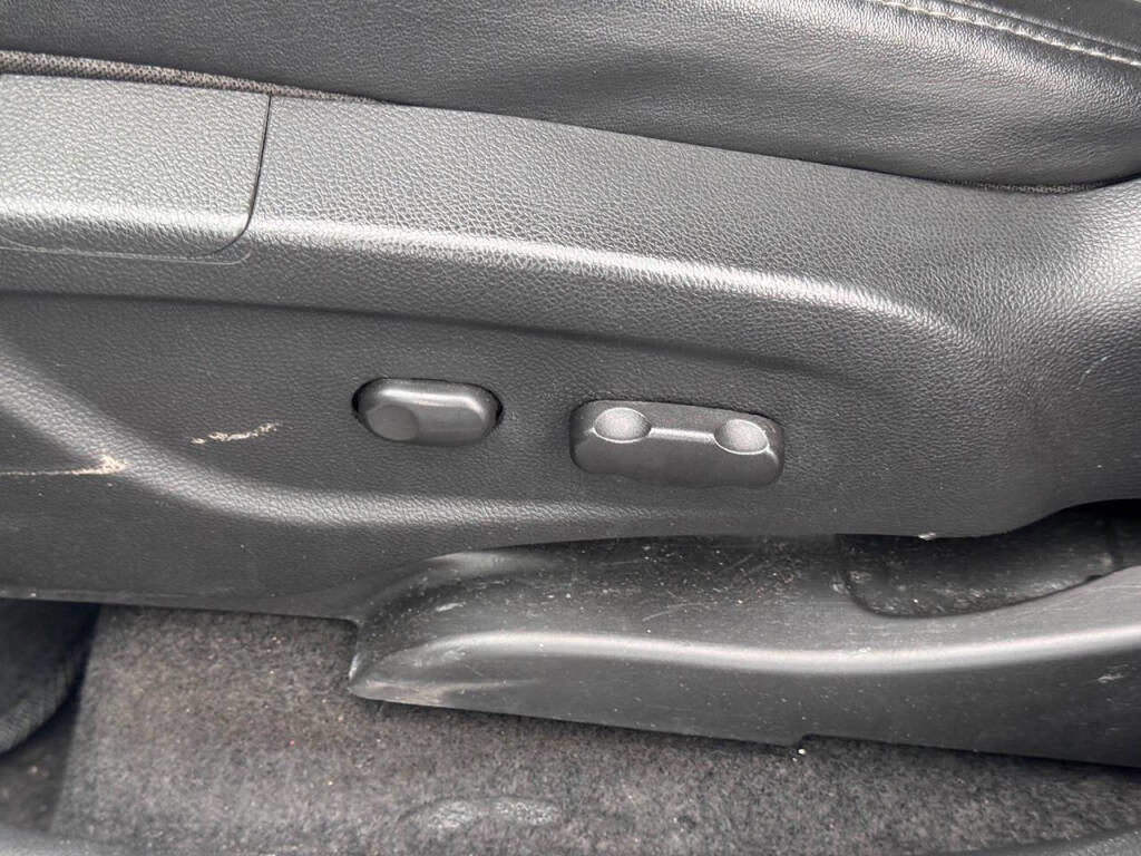 Used 2019 Buick Encore Sport Touring image 4