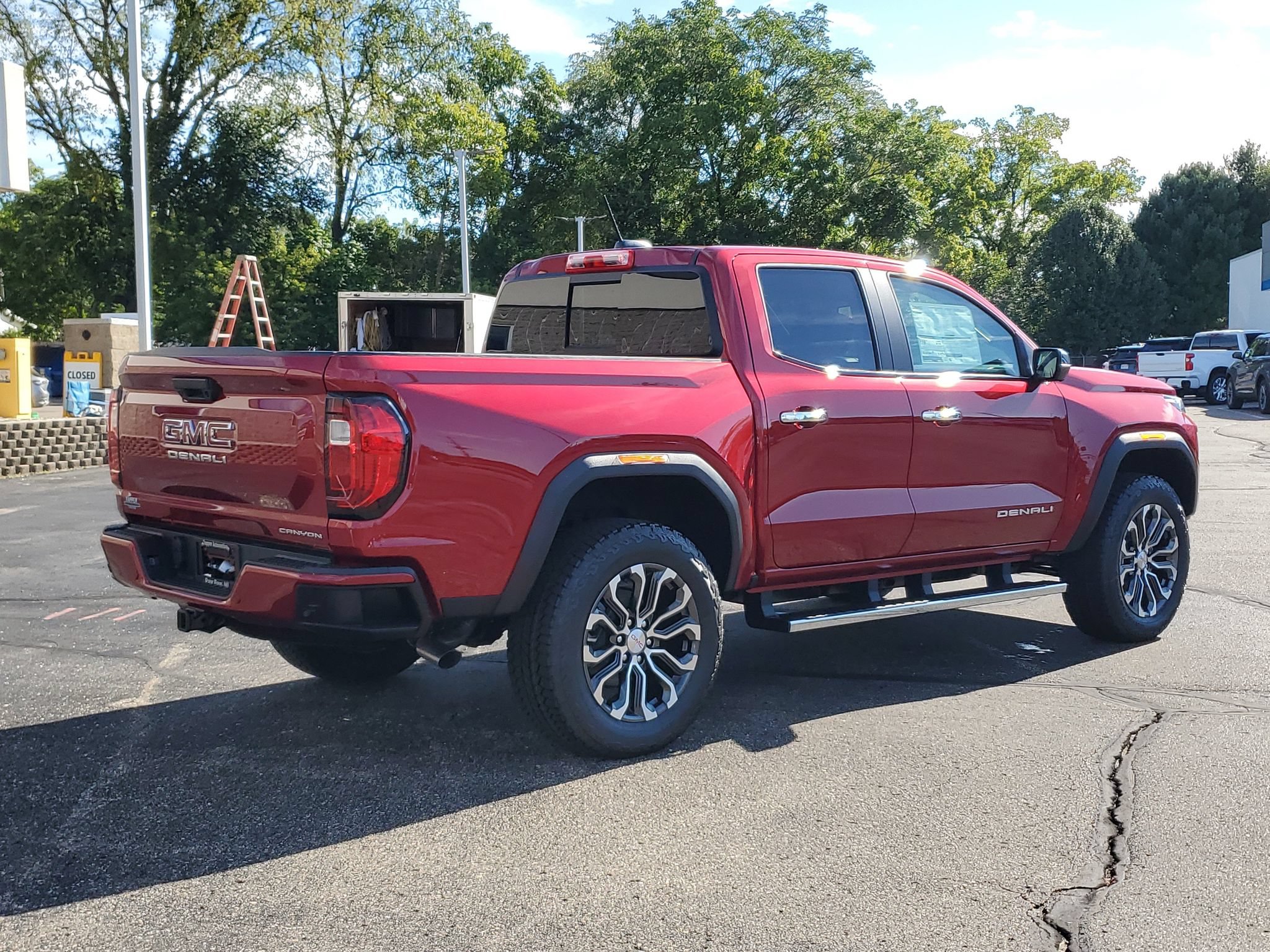New 2026 GMC Canyon Denali w/ LPO, Black Badging Package AWD/4WD image 4