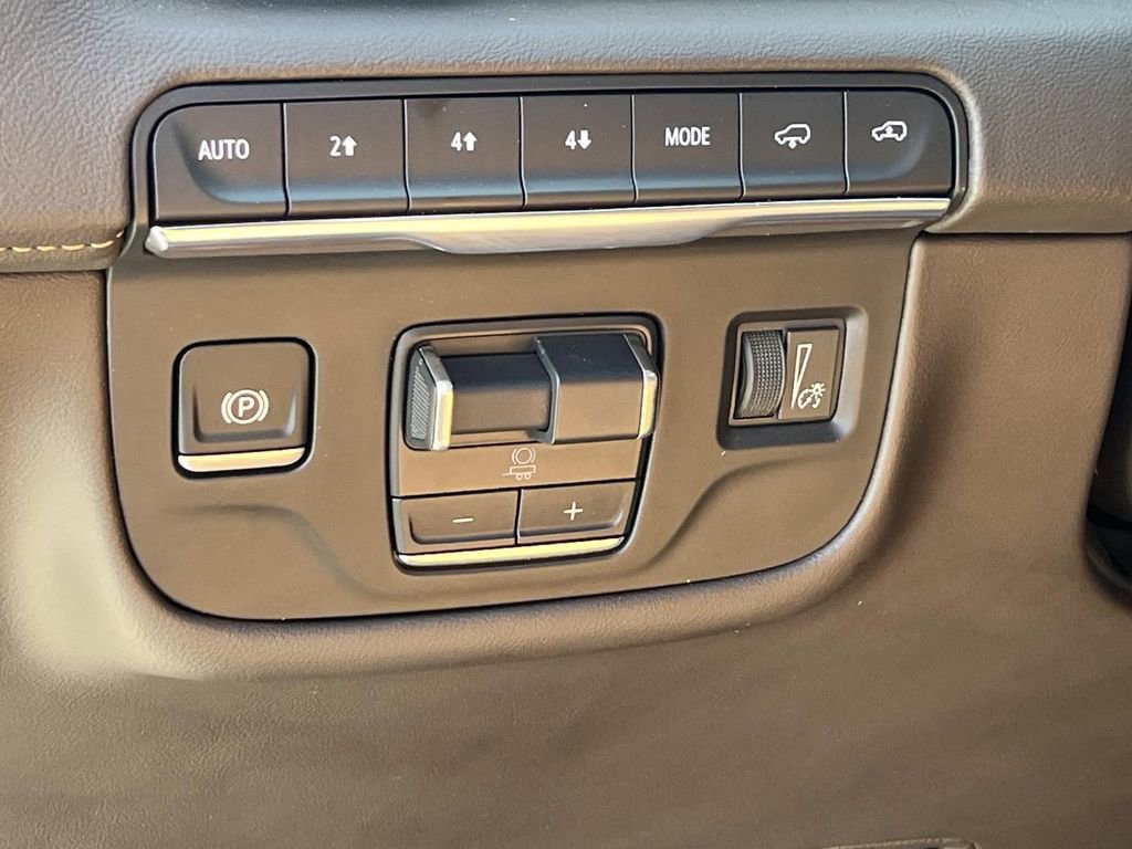 Certified 2024 Cadillac Escalade Premium Luxury w/ Performance Package image 28