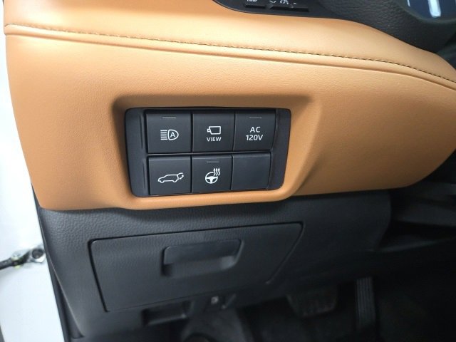New 2026 Toyota Highlander Platinum image 30