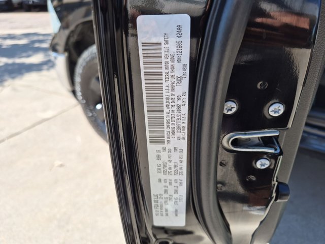 Used 2020 RAM 1500 Classic SLT AWD/4WD image 24