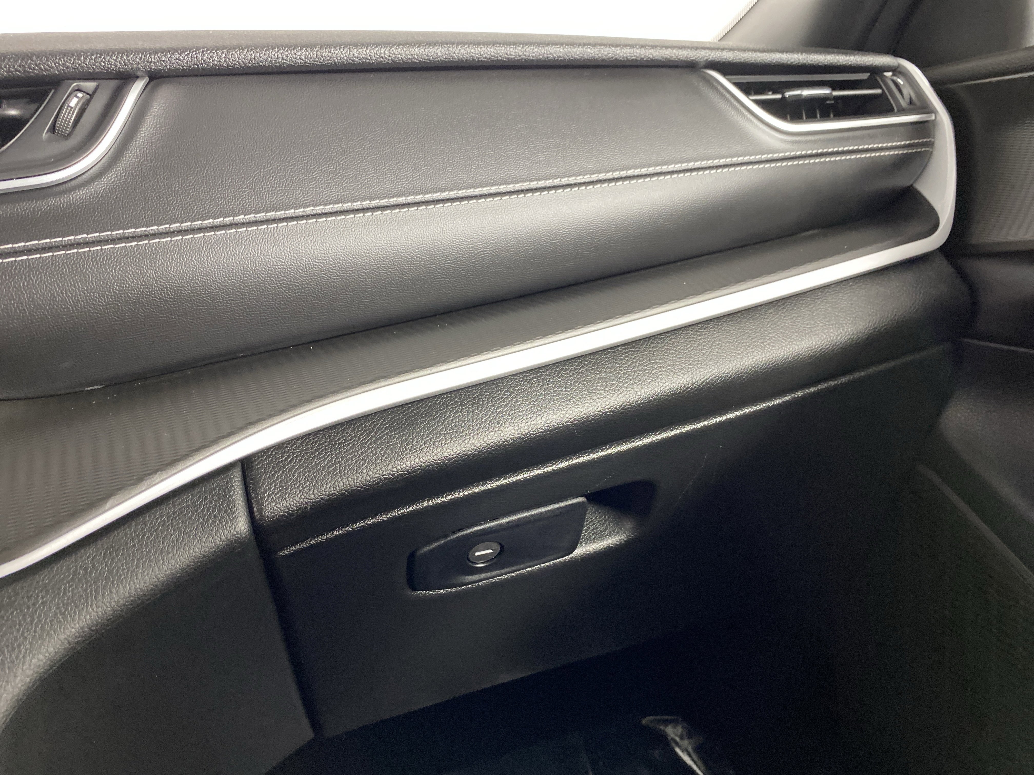 Used 2023 Jeep Grand Cherokee L Laredo image 31