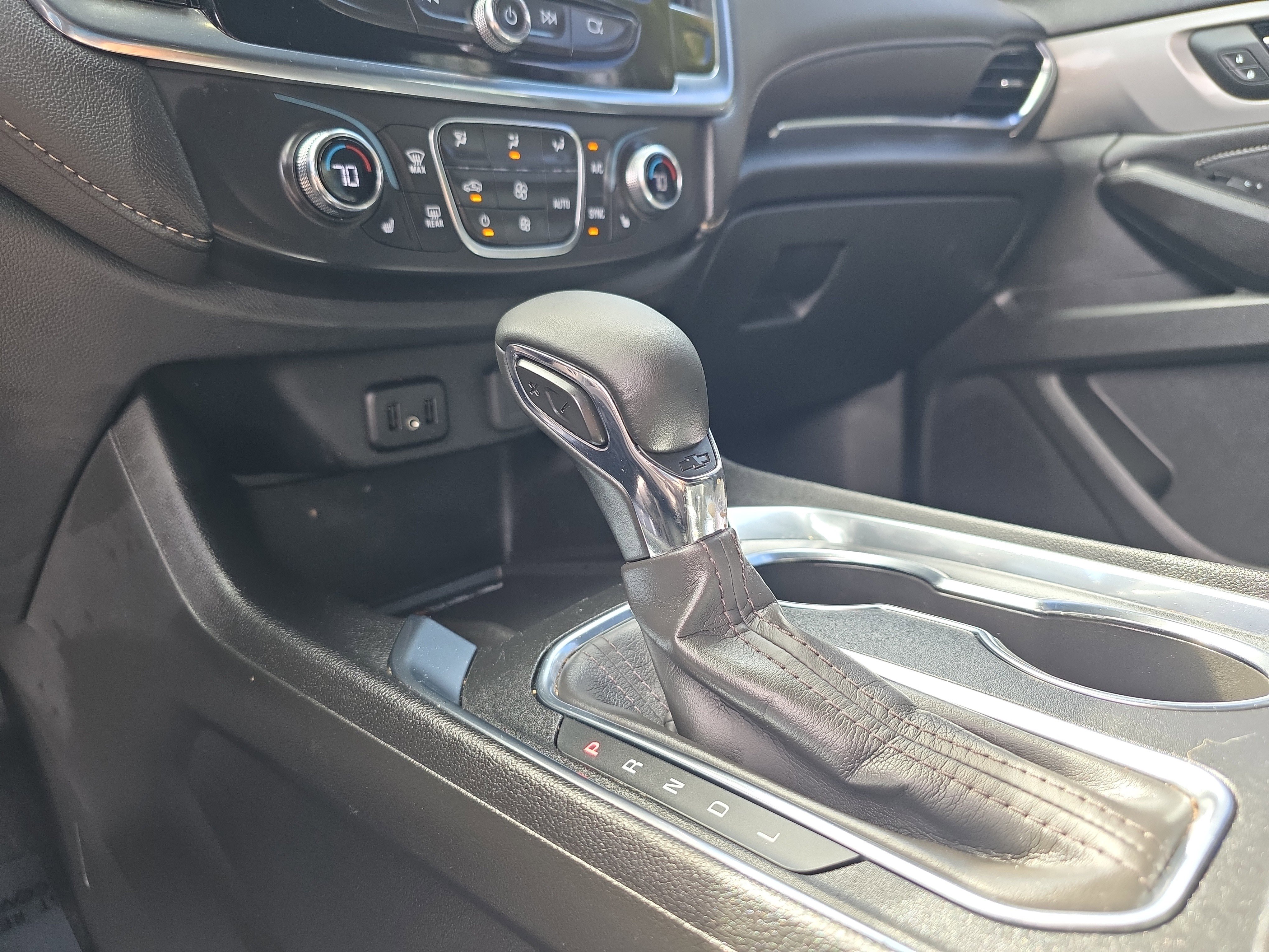Used 2023 Chevrolet Traverse LT FWD image 32