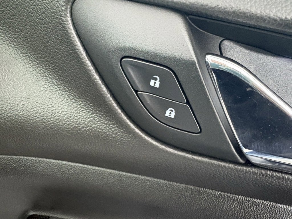 Used 2022 GMC Acadia AT4 w/ Technology Package image 41