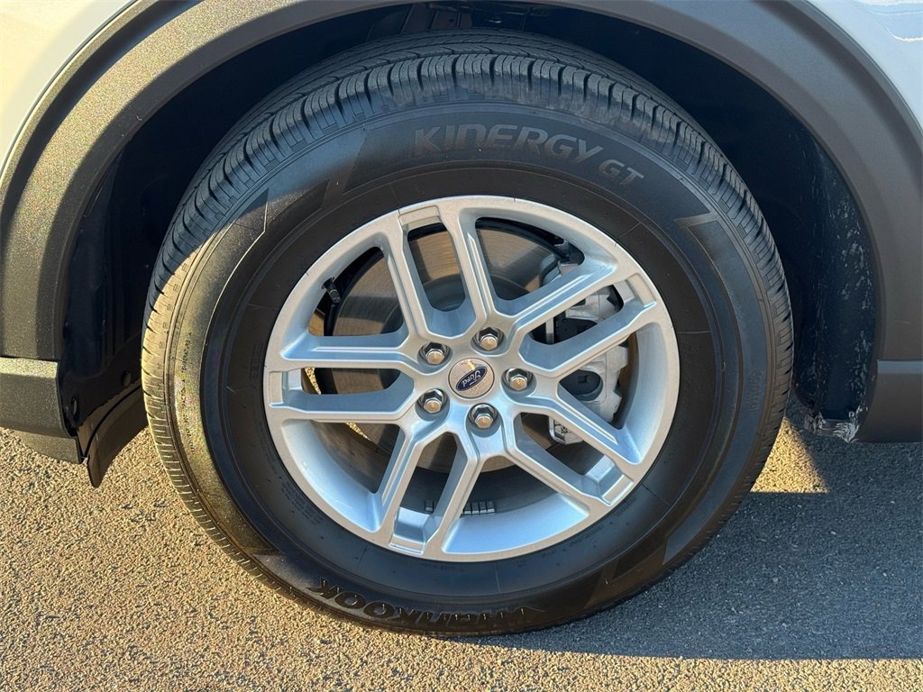 New 2025 Ford Explorer Active w/ Active Comfort Package image 7