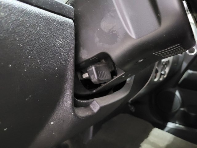 Used 2012 GMC Canyon SLE image 33