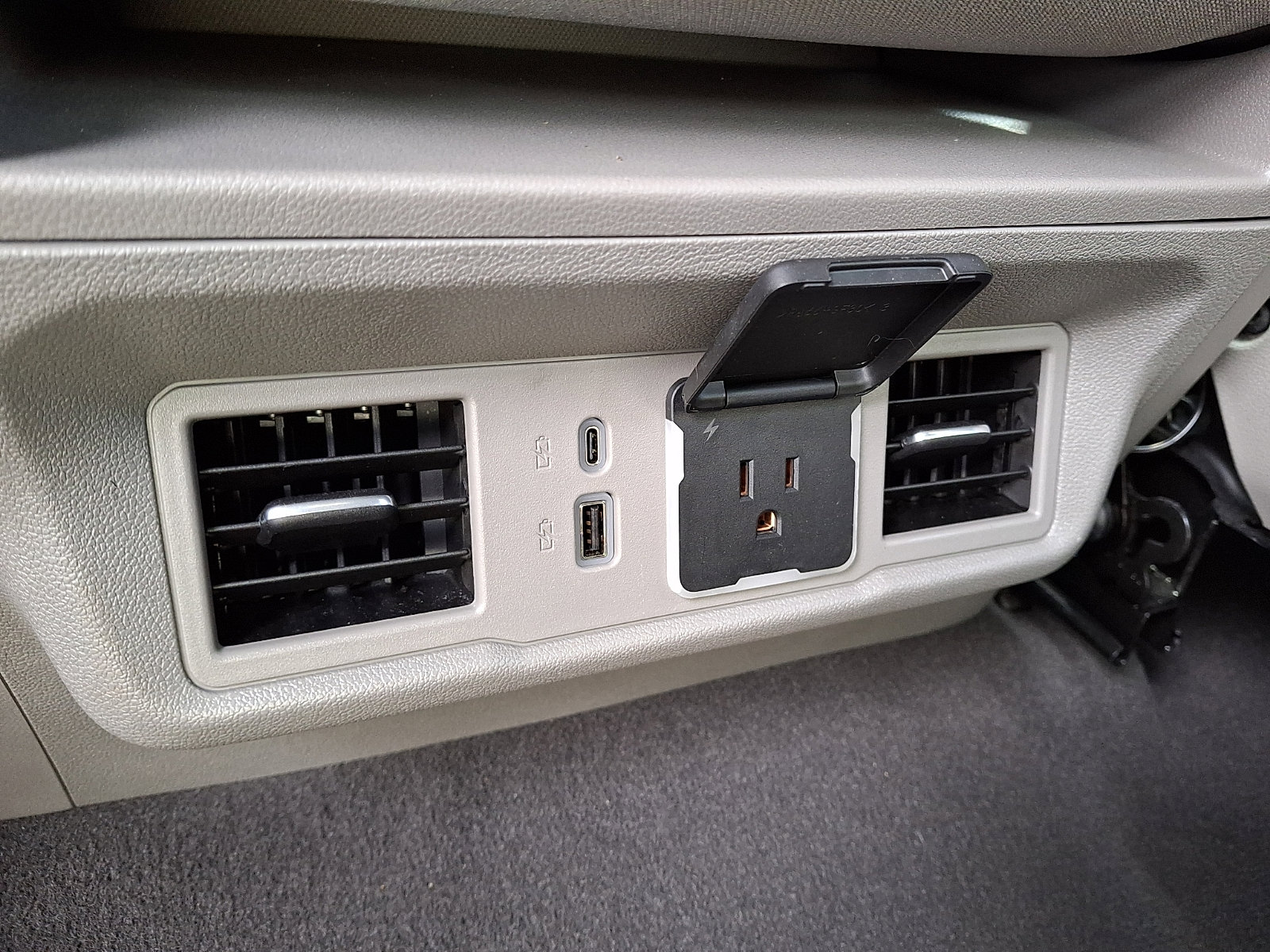 Certified 2025 Chevrolet Silverado 1500 LT image 12