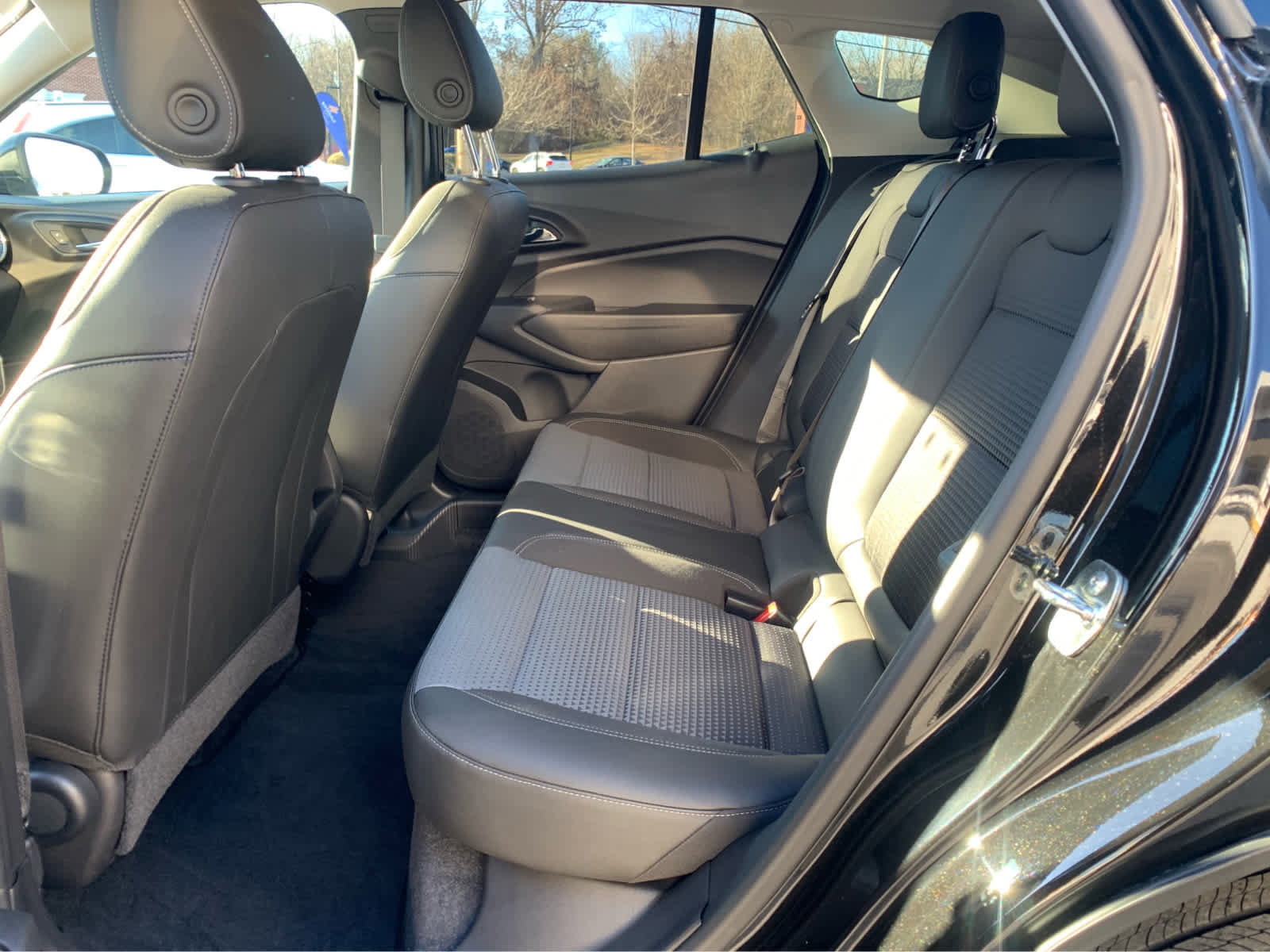 Used 2025 Chevrolet Trax LT w/ Driver Confidence Package image 23