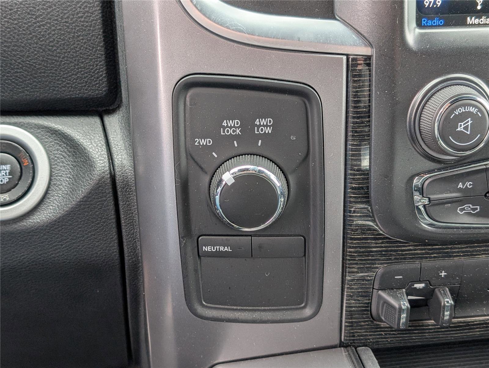 Used 2018 RAM 3500 Laramie Longhorn image 25