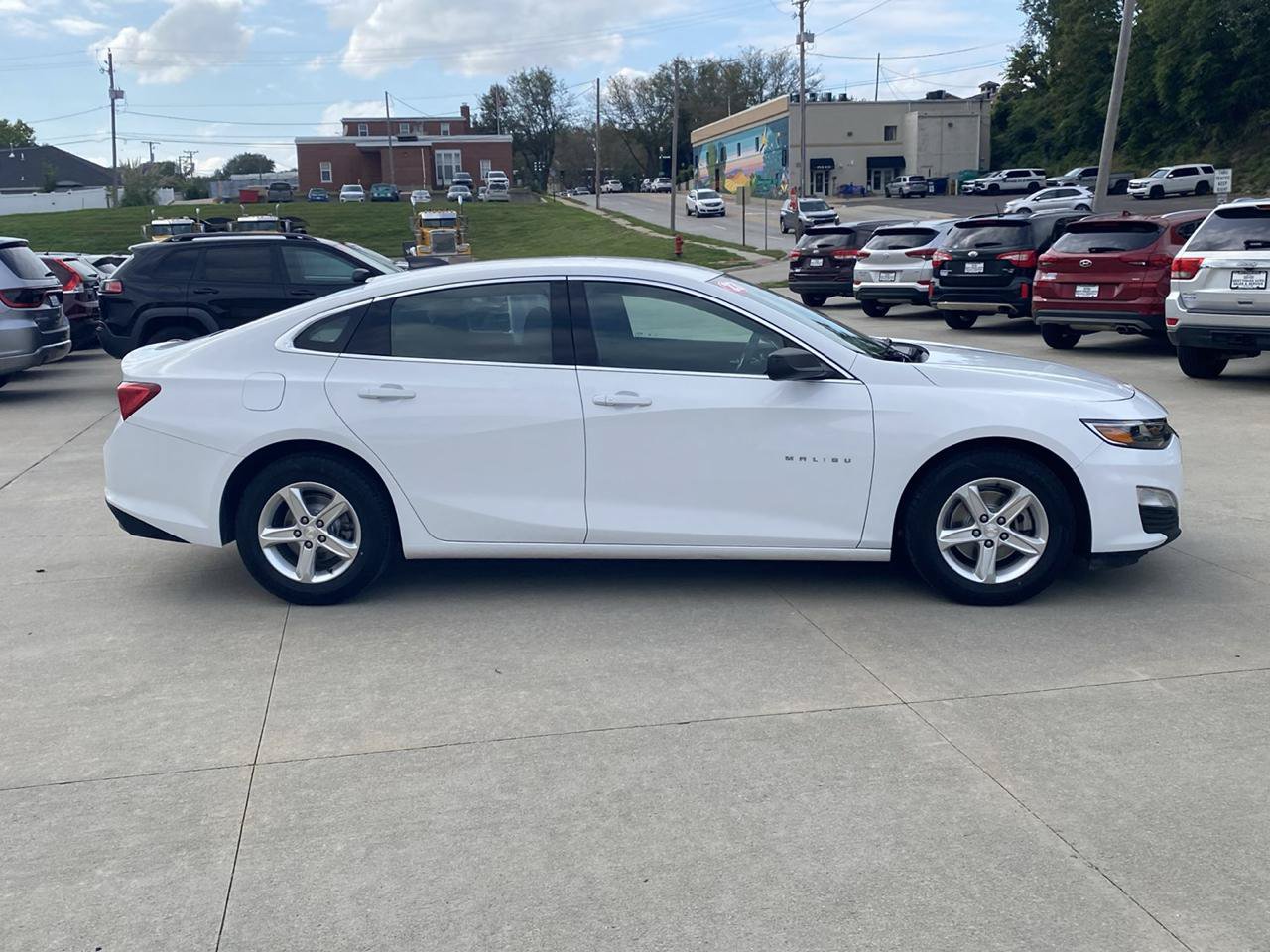 Used 2023 Chevrolet Malibu LS FWD image 5