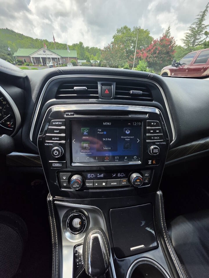 Used 2016 Nissan Maxima Platinum w/ Interior Lighting Package FWD image 19