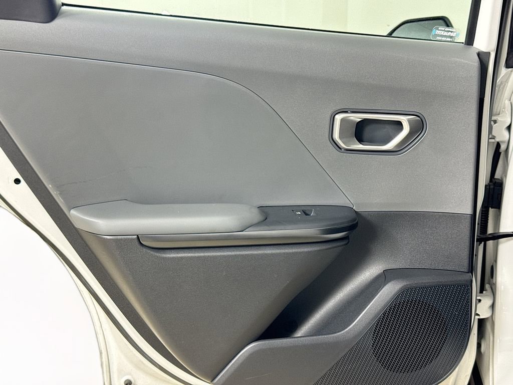 Used 2025 Kia K4 LXS image 21